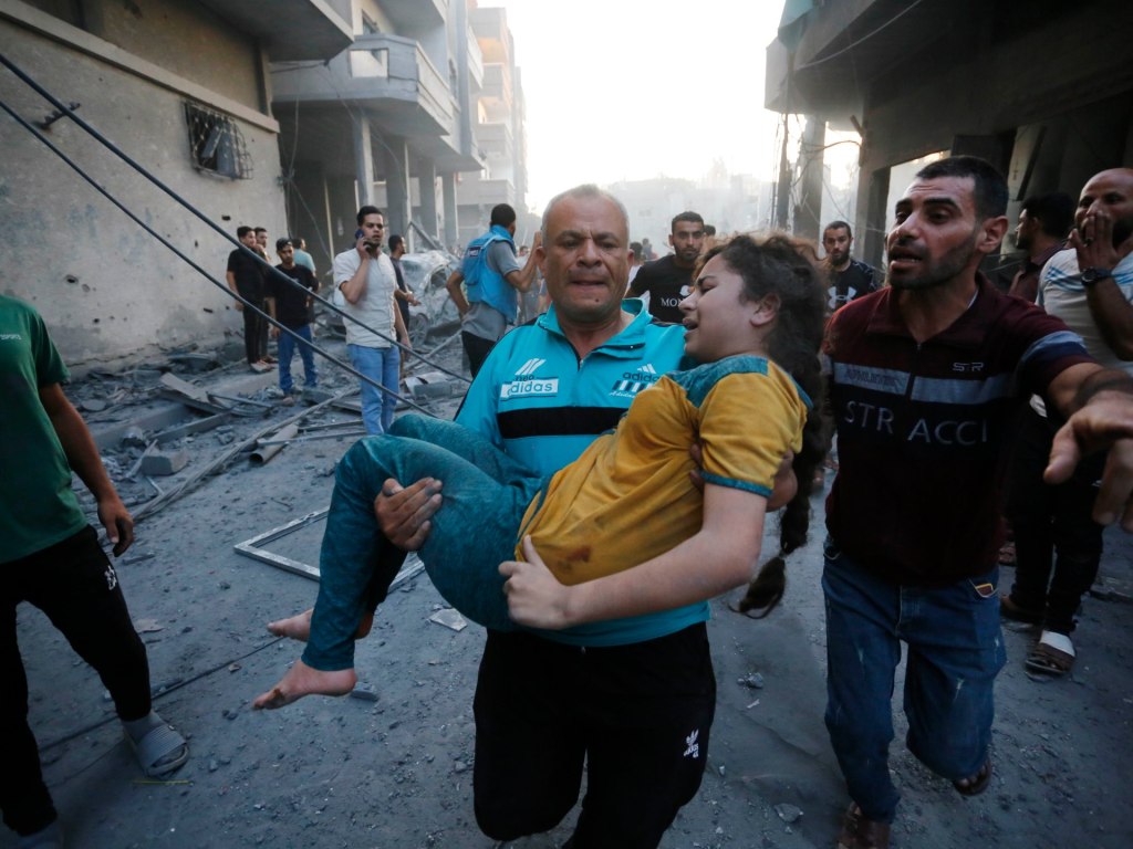 Aid Delivery to Gaza Delayed at Rafah Crossing Amid Recent Aerial Bombardments