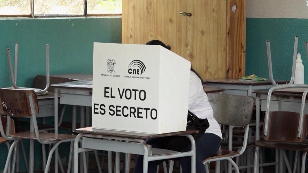 Ecuadorian Voters Support Tougher Security Measures to Combat Gang&nbsp;Violence