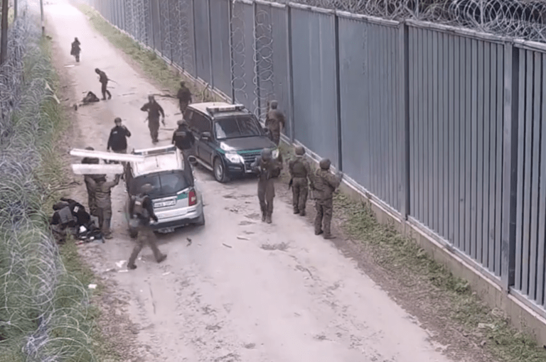 Polish Soldier Dies After Clash with Migrants at Belarus&nbsp;Border