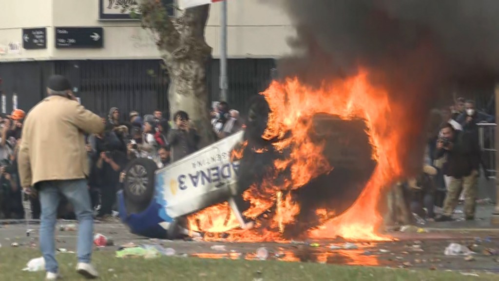 Violent Protests Erupt in Buenos Aires as Argentina’s Senate Approves Austerity&nbsp;Measures