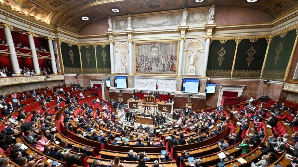 France Moves Towards Legalizing Assisted Dying Amidst Emotional&nbsp;Debate