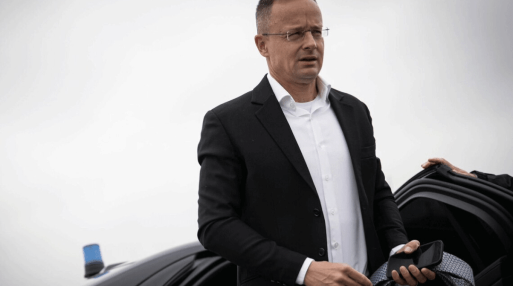 Tensions Rise as Ukraine Unveils Hungarian Spy Network; Budapest Expels Ukrainian Diplomats