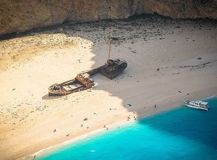 Zakynthos Confronts Tourism Challenges: Overcrowding and Safety Measures Amidst Growing Visitor&nbsp;Numbers